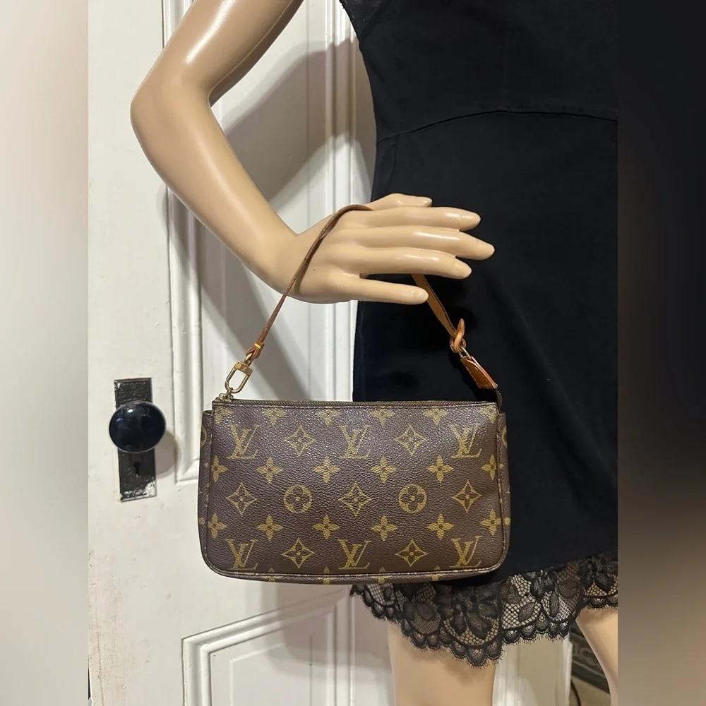 Louis Vuitton Monogram Pochette Accessories